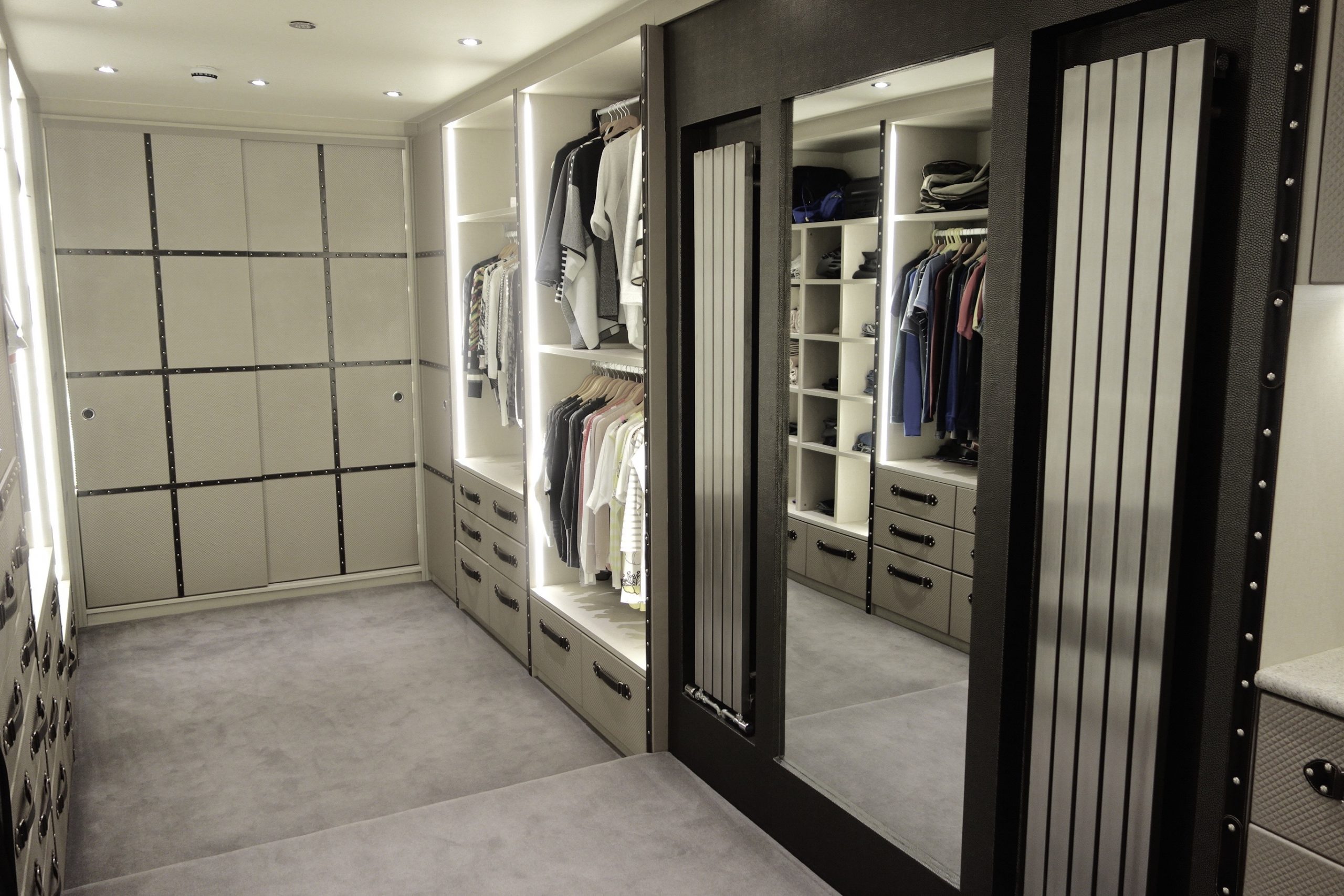 HF luxury closet